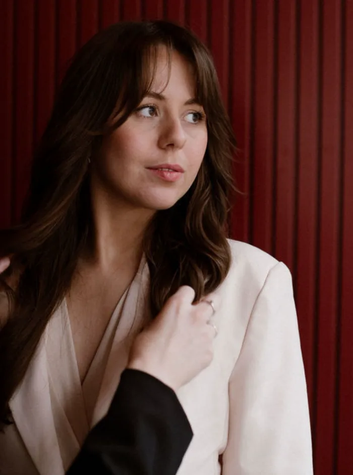 Portrait of Thessa de Haan, founder of REVENU